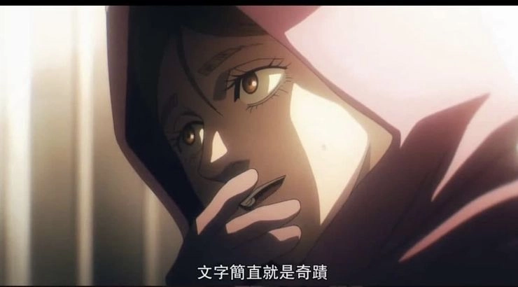動畫風格女性角色特寫，紅棕色連帽外套，手指輕觸下巴沉思，畫面文字：文字簡直就是奇蹟